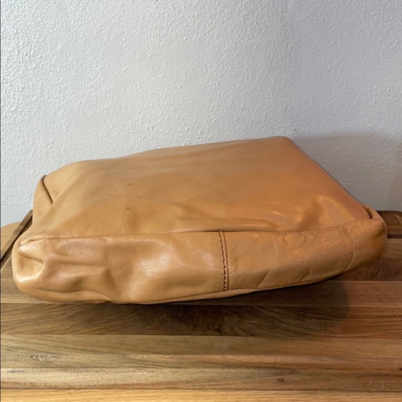 Tan Leather Hobo Shoulder Bag Slouchy Soft Large Tote Zip Front Pocket Everyday - Picture 7 of 14